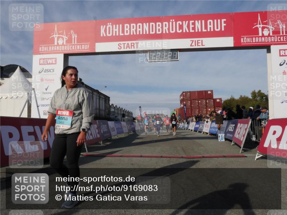 03.10.2025 - Köhlbrandbrückenlauf Matties Gatica Varas http://msf.ph/oto/9169083 03.10.2025 10:21:23 Ziel 1757, 1899, 2068, 2119, 2154, 2350, 2369, 2415, 2897, 3839 meine-sportfotos.de