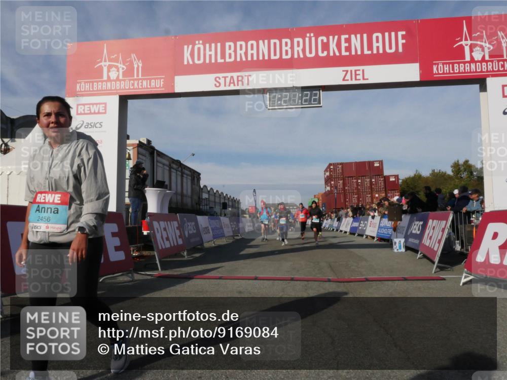 03.10.2025 - Köhlbrandbrückenlauf Matties Gatica Varas http://msf.ph/oto/9169084 03.10.2025 10:21:23 Ziel 1757, 1899, 2068, 2119, 2154, 2350, 2369, 2415, 2897, 3839 meine-sportfotos.de