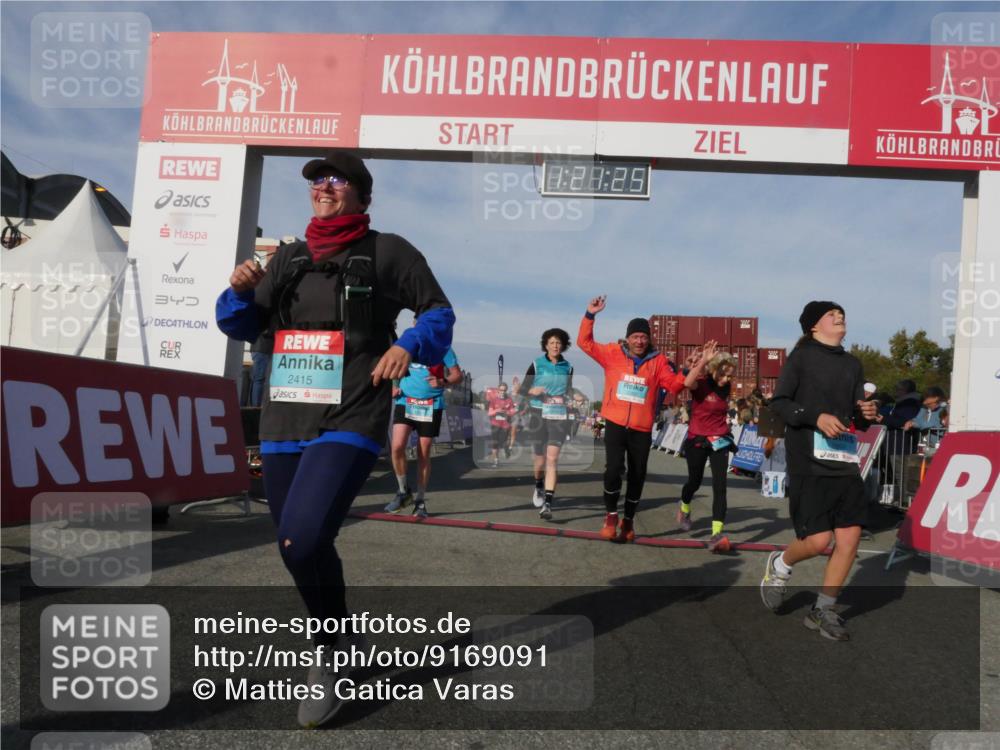 03.10.2025 - Köhlbrandbrückenlauf Matties Gatica Varas http://msf.ph/oto/9169091 03.10.2025 10:21:27 Ziel 1899, 1992, 2068, 2119, 2154, 2369, 2616, 2622, 3116, 3259, 3839 meine-sportfotos.de