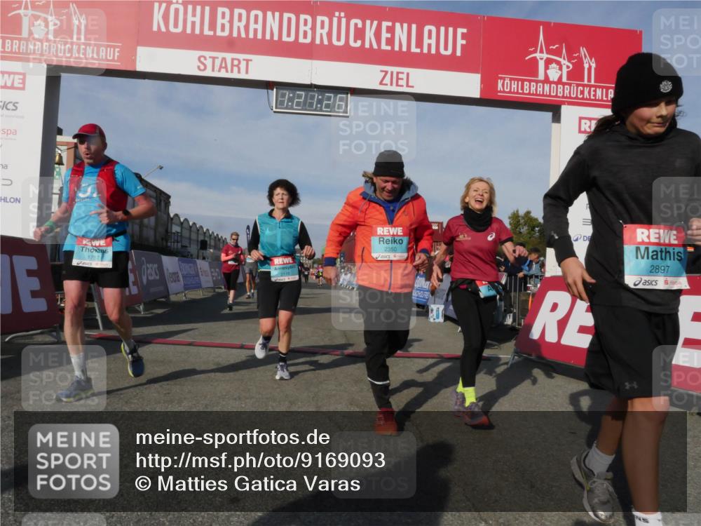 03.10.2025 - Köhlbrandbrückenlauf Matties Gatica Varas http://msf.ph/oto/9169093 03.10.2025 10:21:28 Ziel 1252, 1899, 1992, 2068, 2137, 2154, 2616, 2622, 3116, 3259, 3839 meine-sportfotos.de