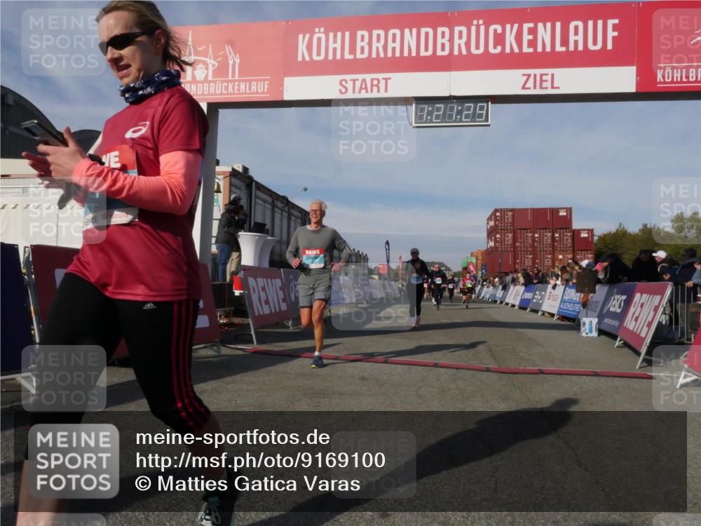 03.10.2025 - Köhlbrandbrückenlauf Matties Gatica Varas http://msf.ph/oto/9169100 03.10.2025 10:21:31 Ziel 1252, 1899, 1992, 2068, 2137, 2154, 2210, 2616, 2622, 3116, 3259 meine-sportfotos.de