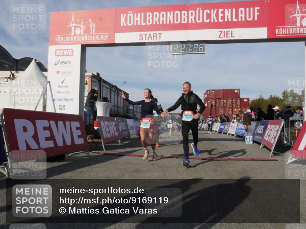 03.10.2025 - Köhlbrandbrückenlauf Matties Gatica Varas http://msf.ph/oto/9169119 03.10.2025 10:21:40 Ziel 1252, 1483, 2053, 2137, 2143, 2164, 2174, 2210, 2255, 2439, 3535, 3536, 3537, 3538 meine-sportfotos.de