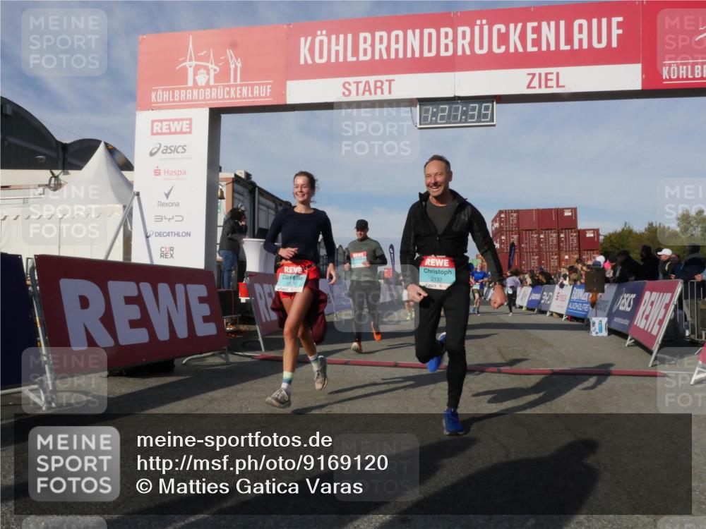 03.10.2025 - Köhlbrandbrückenlauf Matties Gatica Varas http://msf.ph/oto/9169120 03.10.2025 10:21:41 Ziel 1483, 2053, 2143, 2164, 2174, 2210, 2255, 2439, 2524, 3535, 3536, 3537, 3538 meine-sportfotos.de