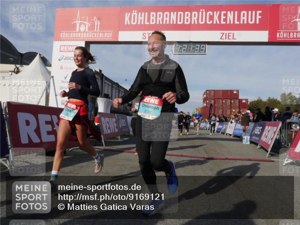 03.10.2025 - Köhlbrandbrückenlauf Matties Gatica Varas http://msf.ph/oto/9169121 03.10.2025 10:21:41 Ziel 1483, 2053, 2143, 2164, 2174, 2210, 2255, 2439, 2524, 3535, 3536, 3537, 3538 meine-sportfotos.de