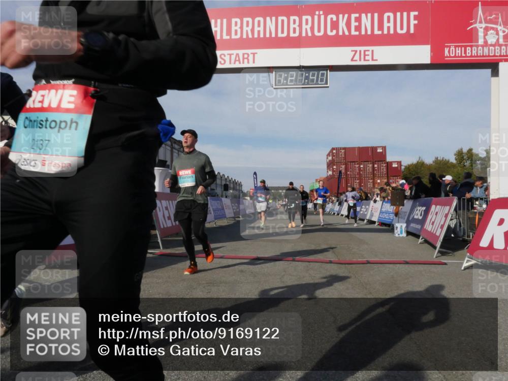03.10.2025 - Köhlbrandbrückenlauf Matties Gatica Varas http://msf.ph/oto/9169122 03.10.2025 10:21:42 Ziel 1483, 2053, 2143, 2164, 2174, 2255, 2439, 2524, 3535, 3536, 3537, 3538 meine-sportfotos.de