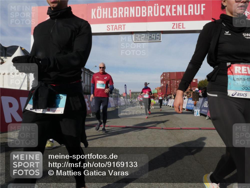03.10.2025 - Köhlbrandbrückenlauf Matties Gatica Varas http://msf.ph/oto/9169133 03.10.2025 10:21:47 Ziel 2016, 2097, 2143, 2164, 2174, 2194, 2235, 2255, 2439, 2524 meine-sportfotos.de