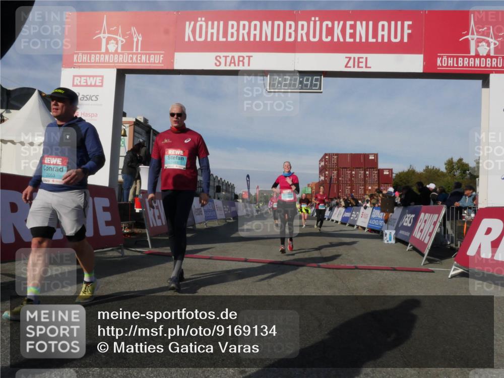 03.10.2025 - Köhlbrandbrückenlauf Matties Gatica Varas http://msf.ph/oto/9169134 03.10.2025 10:21:47 Ziel 2016, 2097, 2143, 2164, 2174, 2194, 2235, 2255, 2439, 2524 meine-sportfotos.de