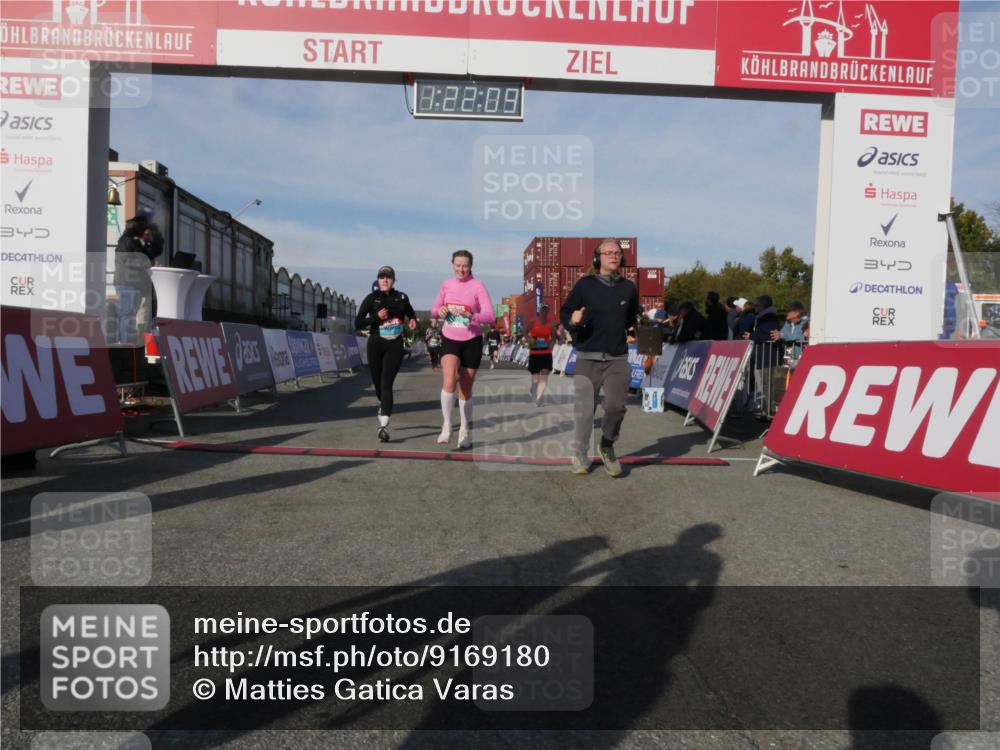 03.10.2025 - Köhlbrandbrückenlauf Matties Gatica Varas http://msf.ph/oto/9169180 03.10.2025 10:22:11 Ziel 1669, 1951, 1977, 1984, 2065, 2071, 2114, 2304, 3114, 3279, 3509, 3777 meine-sportfotos.de