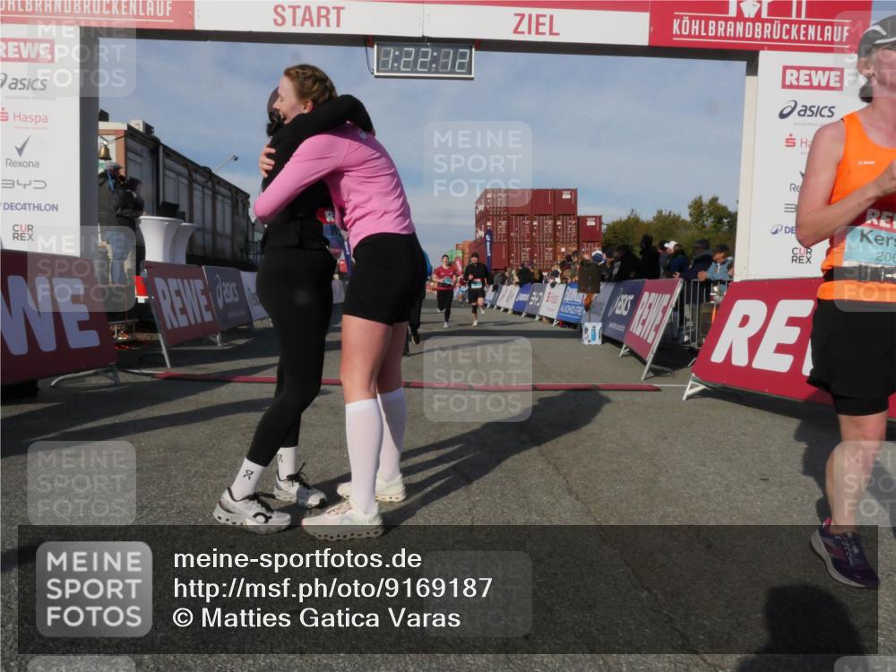 03.10.2025 - Köhlbrandbrückenlauf Matties Gatica Varas http://msf.ph/oto/9169187 03.10.2025 10:22:14 Ziel 1669, 1951, 1984, 2071, 2304, 3114, 3279, 3509, 3777 meine-sportfotos.de