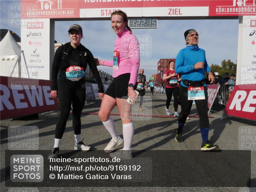03.10.2025 - Köhlbrandbrückenlauf Matties Gatica Varas http://msf.ph/oto/9169192 03.10.2025 10:22:16 Ziel 1669, 1951, 1984, 2071, 2304, 3279, 3509, 3777 meine-sportfotos.de