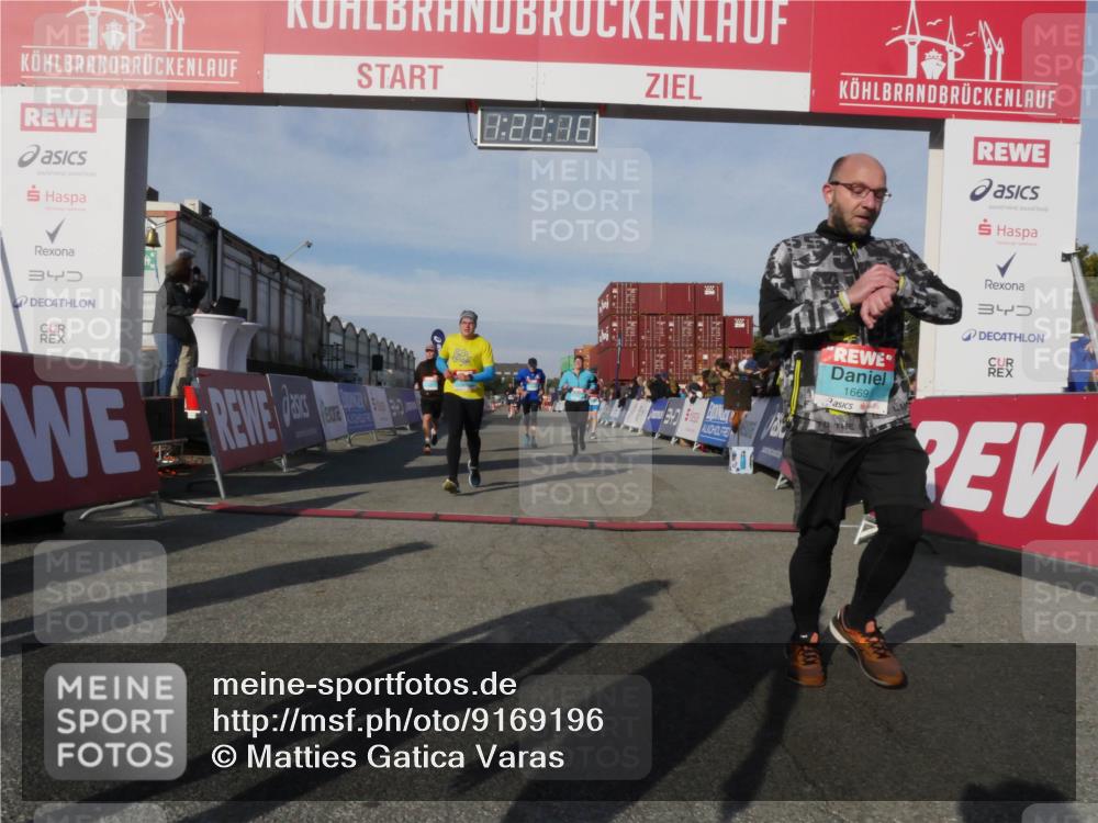 03.10.2025 - Köhlbrandbrückenlauf Matties Gatica Varas http://msf.ph/oto/9169196 03.10.2025 10:22:18 Ziel 1984, 2304, 2313, 2314, 3279, 3509, 3777 meine-sportfotos.de