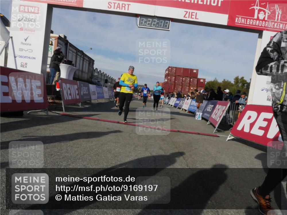 03.10.2025 - Köhlbrandbrückenlauf Matties Gatica Varas http://msf.ph/oto/9169197 03.10.2025 10:22:19 Ziel 1984, 2075, 2304, 2313, 2314, 3279, 3509, 3777 meine-sportfotos.de