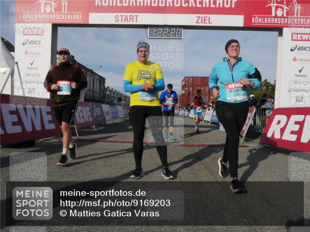 03.10.2025 - Köhlbrandbrückenlauf Matties Gatica Varas http://msf.ph/oto/9169203 03.10.2025 10:22:22 Ziel 1984, 2075, 2313, 2314, 3509 meine-sportfotos.de