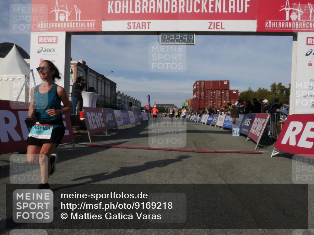 03.10.2025 - Köhlbrandbrückenlauf Matties Gatica Varas http://msf.ph/oto/9169218 03.10.2025 10:22:32 Ziel 2217, 2218, 2296, 3577 meine-sportfotos.de