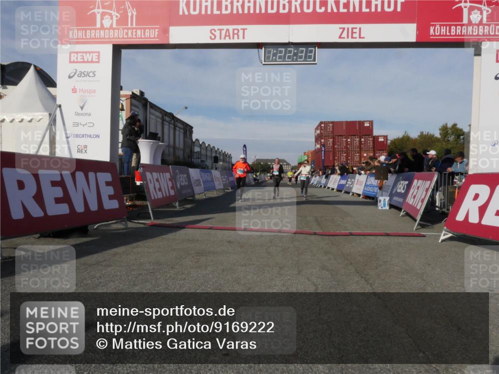 03.10.2025 - Köhlbrandbrückenlauf Matties Gatica Varas http://msf.ph/oto/9169222 03.10.2025 10:22:34 Ziel 2213, 2217, 2218, 2296, 3577 meine-sportfotos.de