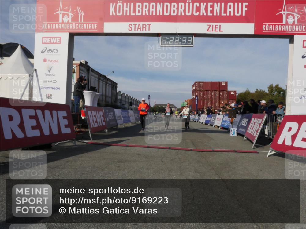 03.10.2025 - Köhlbrandbrückenlauf Matties Gatica Varas http://msf.ph/oto/9169223 03.10.2025 10:22:35 Ziel 2213, 2217, 2218, 2296, 2300, 3577 meine-sportfotos.de