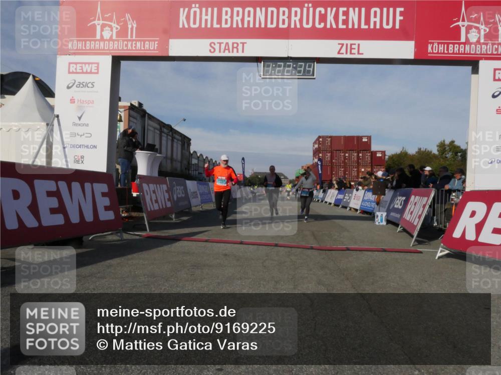 03.10.2025 - Köhlbrandbrückenlauf Matties Gatica Varas http://msf.ph/oto/9169225 03.10.2025 10:22:36 Ziel 2049, 2213, 2217, 2218, 2296, 2300, 3577 meine-sportfotos.de