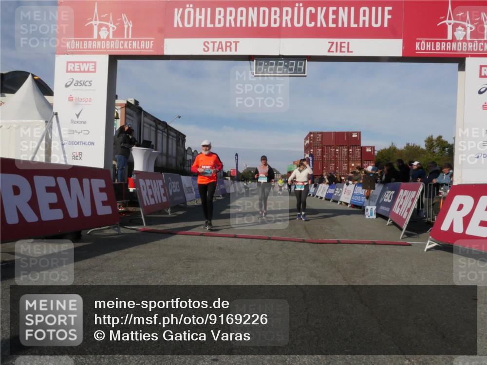 03.10.2025 - Köhlbrandbrückenlauf Matties Gatica Varas http://msf.ph/oto/9169226 03.10.2025 10:22:36 Ziel 2049, 2213, 2217, 2218, 2296, 2300, 3577 meine-sportfotos.de