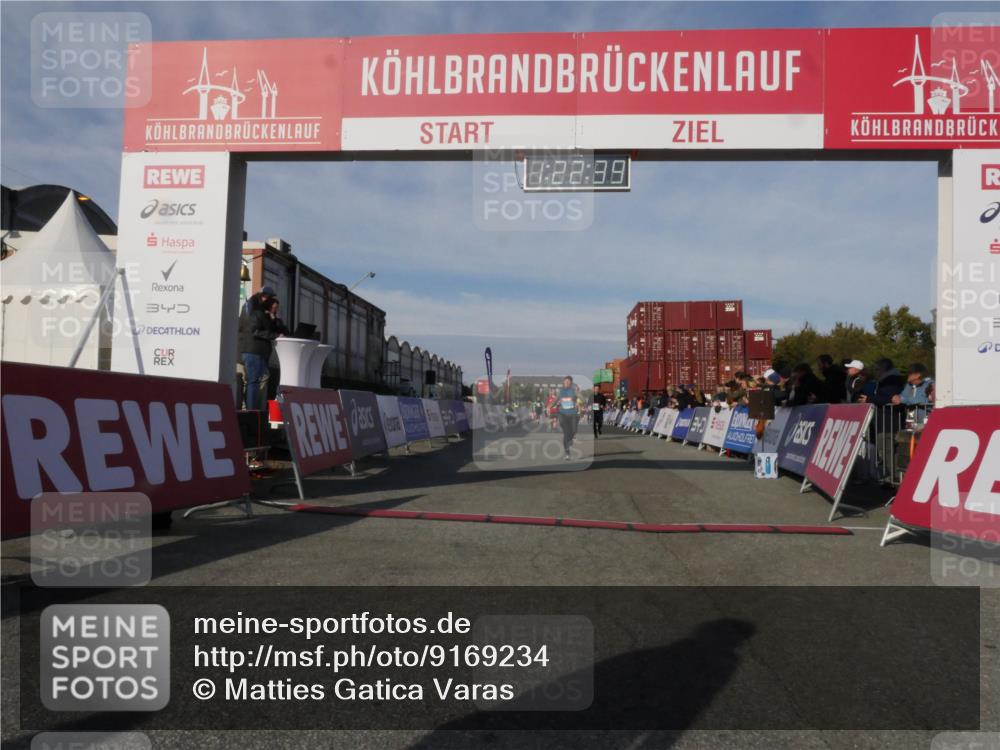 03.10.2025 - Köhlbrandbrückenlauf Matties Gatica Varas http://msf.ph/oto/9169234 03.10.2025 10:22:40 Ziel 2049, 2213, 2296, 2300, 3619 meine-sportfotos.de