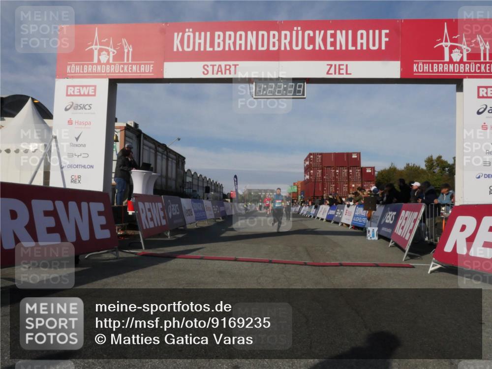 03.10.2025 - Köhlbrandbrückenlauf Matties Gatica Varas http://msf.ph/oto/9169235 03.10.2025 10:22:41 Ziel 2049, 2213, 2296, 2300, 3619 meine-sportfotos.de