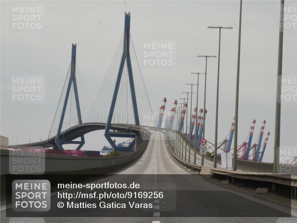 03.10.2025 - Köhlbrandbrückenlauf Matties Gatica Varas http://msf.ph/oto/9169256 03.10.2025 14:58:25 Position 3 12, 1 meine-sportfotos.de