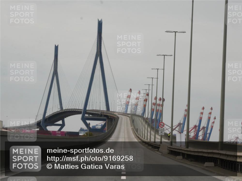03.10.2025 - Köhlbrandbrückenlauf Matties Gatica Varas http://msf.ph/oto/9169258 03.10.2025 14:58:25 Position 3 12 meine-sportfotos.de