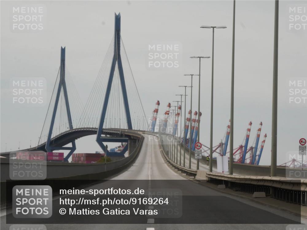 03.10.2025 - Köhlbrandbrückenlauf Matties Gatica Varas http://msf.ph/oto/9169264 03.10.2025 14:58:57 Position 3  meine-sportfotos.de