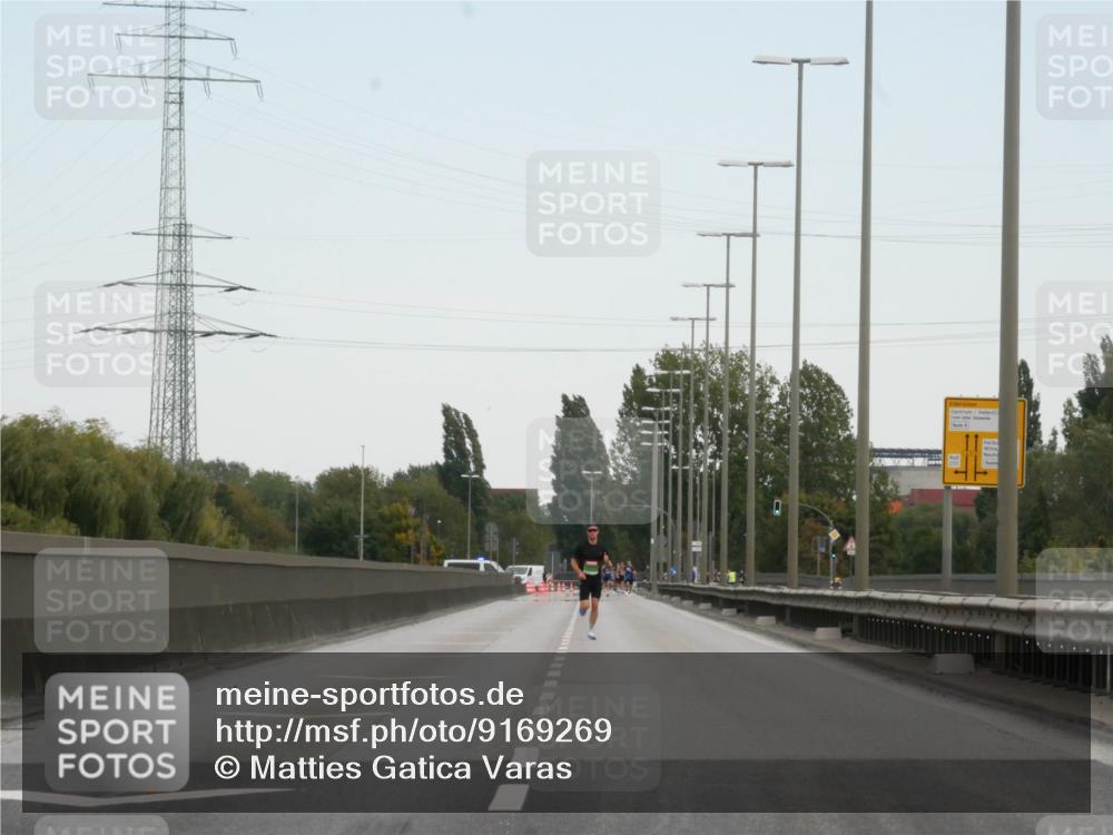 03.10.2025 - Köhlbrandbrückenlauf Matties Gatica Varas http://msf.ph/oto/9169269 03.10.2025 15:10:10 Position 3  meine-sportfotos.de