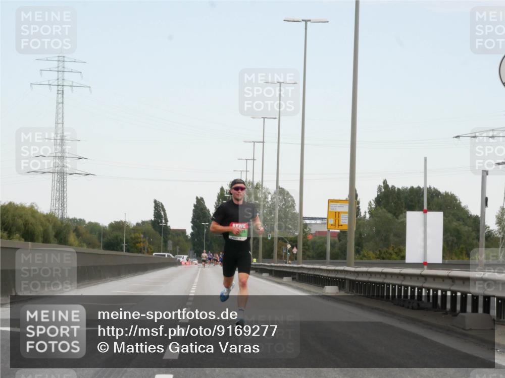03.10.2025 - Köhlbrandbrückenlauf Matties Gatica Varas http://msf.ph/oto/9169277 03.10.2025 15:10:26 Position 3  meine-sportfotos.de