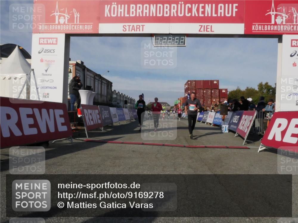 03.10.2025 - Köhlbrandbrückenlauf Matties Gatica Varas http://msf.ph/oto/9169278 03.10.2025 10:22:54 Ziel 1452, 1934, 2028, 2031, 2099, 2308, 2682, 2861, 2862, 3322, 3582, 3583 meine-sportfotos.de