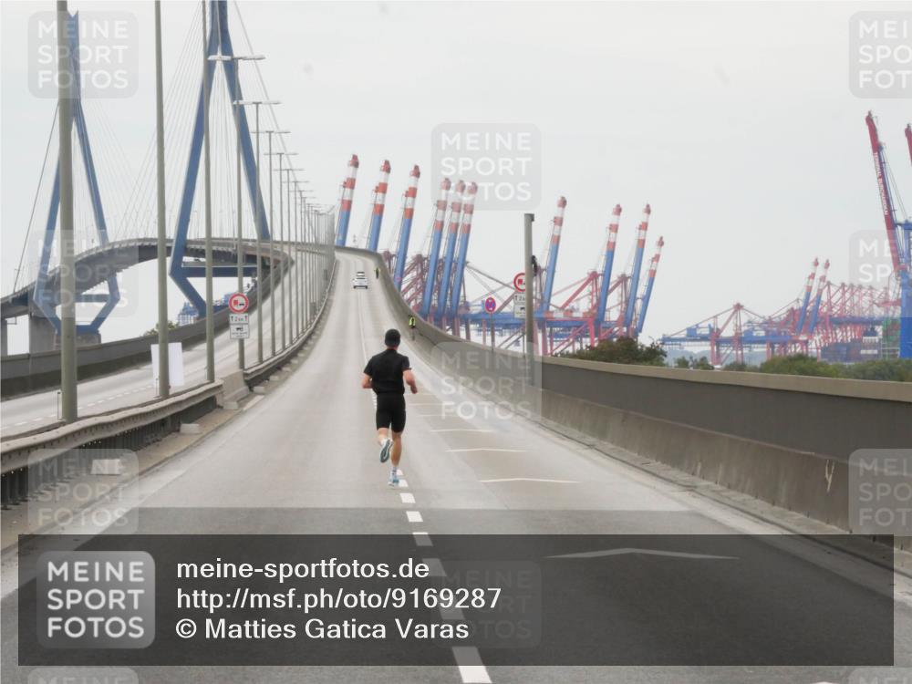 03.10.2025 - Köhlbrandbrückenlauf Matties Gatica Varas http://msf.ph/oto/9169287 03.10.2025 15:10:44 Position 3 12, 1 meine-sportfotos.de