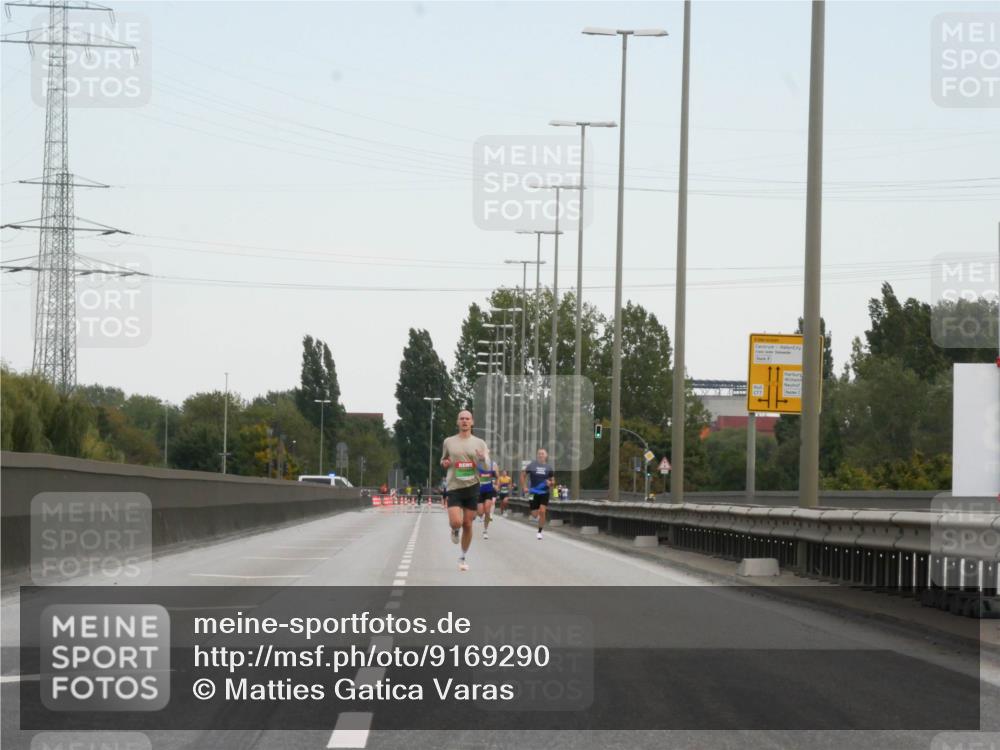 03.10.2025 - Köhlbrandbrückenlauf Matties Gatica Varas http://msf.ph/oto/9169290 03.10.2025 15:10:58 Position 3  meine-sportfotos.de
