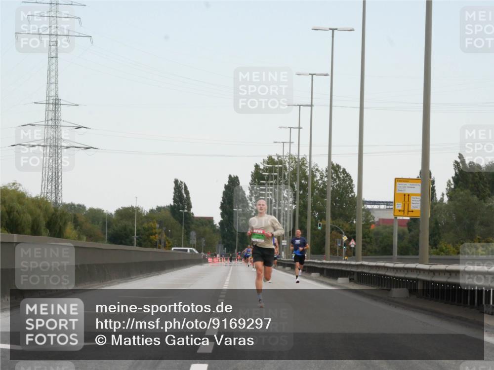 03.10.2025 - Köhlbrandbrückenlauf Matties Gatica Varas http://msf.ph/oto/9169297 03.10.2025 15:11:01 Position 3  meine-sportfotos.de