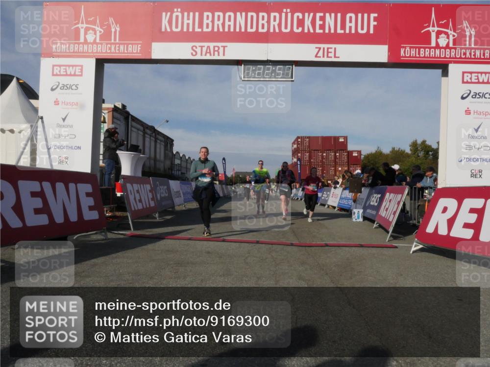 03.10.2025 - Köhlbrandbrückenlauf Matties Gatica Varas http://msf.ph/oto/9169300 03.10.2025 10:22:59 Ziel 1452, 1934, 2028, 2031, 2099, 2682, 2861, 2862, 2907, 3291, 3322, 3574 meine-sportfotos.de