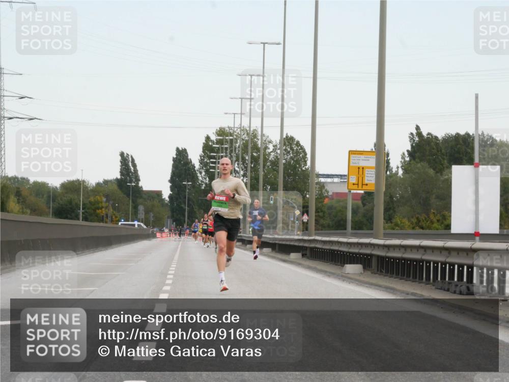 03.10.2025 - Köhlbrandbrückenlauf Matties Gatica Varas http://msf.ph/oto/9169304 03.10.2025 15:11:03 Position 3  meine-sportfotos.de