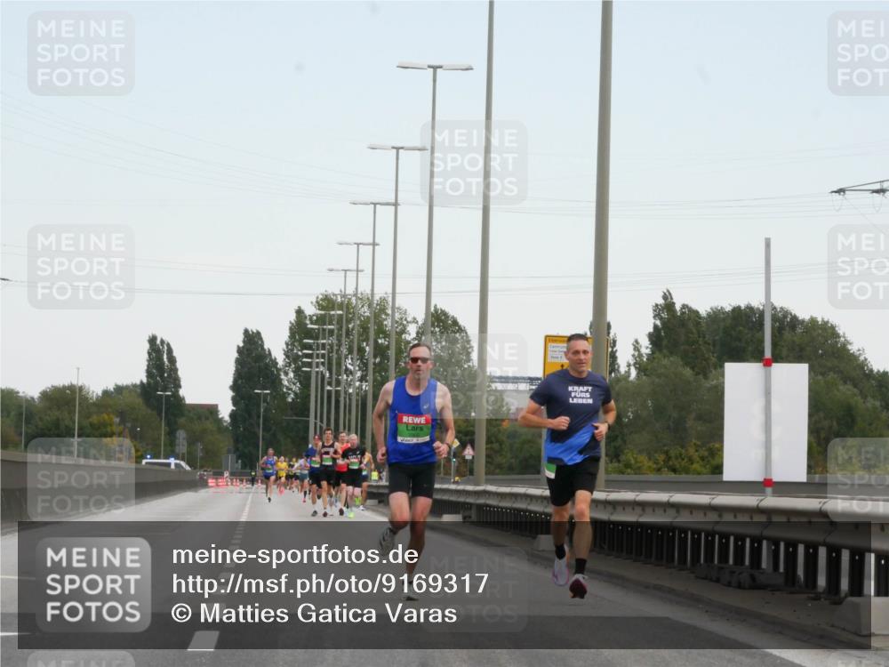 03.10.2025 - Köhlbrandbrückenlauf Matties Gatica Varas http://msf.ph/oto/9169317 03.10.2025 15:11:15 Position 3  meine-sportfotos.de