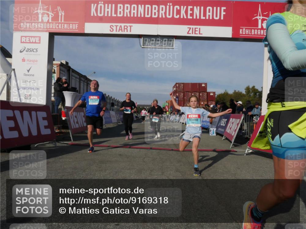 03.10.2025 - Köhlbrandbrückenlauf Matties Gatica Varas http://msf.ph/oto/9169318 03.10.2025 10:23:03 Ziel 1320, 1484, 1934, 2031, 2072, 2087, 2682, 2861, 2862, 2907, 3291, 3574 meine-sportfotos.de