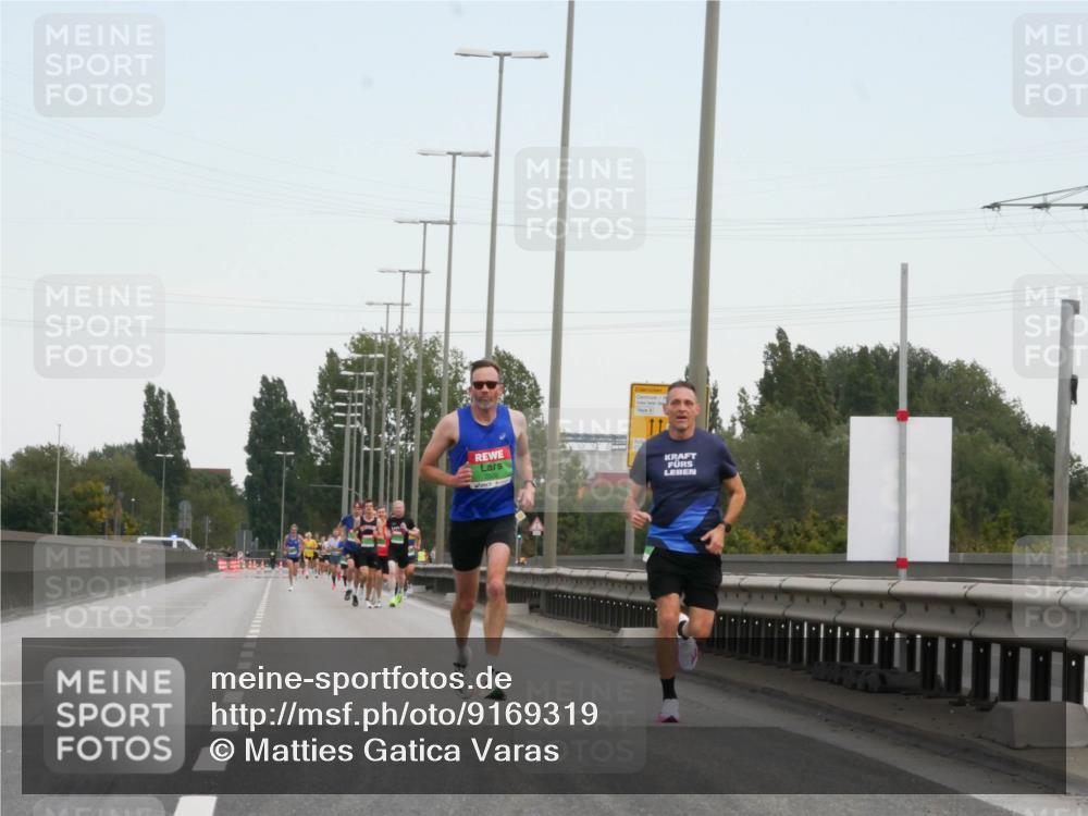 03.10.2025 - Köhlbrandbrückenlauf Matties Gatica Varas http://msf.ph/oto/9169319 03.10.2025 15:11:16 Position 3  meine-sportfotos.de