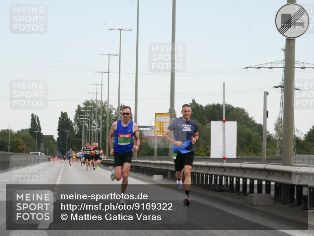 03.10.2025 - Köhlbrandbrückenlauf Matties Gatica Varas http://msf.ph/oto/9169322 03.10.2025 15:11:17 Position 3  meine-sportfotos.de