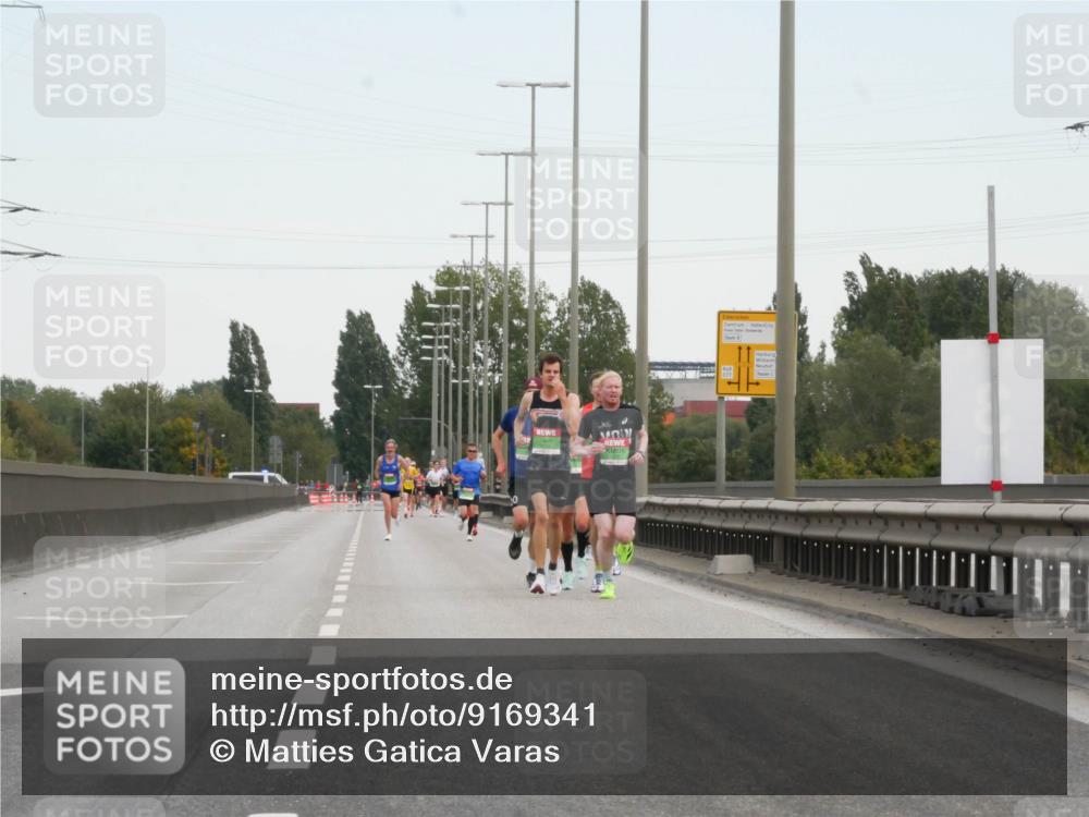 03.10.2025 - Köhlbrandbrückenlauf Matties Gatica Varas http://msf.ph/oto/9169341 03.10.2025 15:11:30 Position 3  meine-sportfotos.de