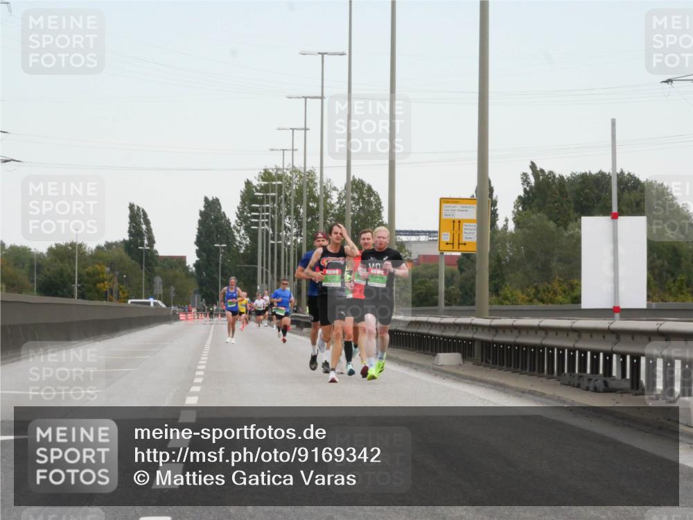 03.10.2025 - Köhlbrandbrückenlauf Matties Gatica Varas http://msf.ph/oto/9169342 03.10.2025 15:11:30 Position 3  meine-sportfotos.de