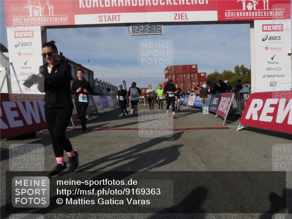 03.10.2025 - Köhlbrandbrückenlauf Matties Gatica Varas http://msf.ph/oto/9169363 03.10.2025 10:23:14 Ziel 1263, 1484, 1707, 1723, 1751, 1777, 1954, 2072, 2125, 2141, 2167, 2188, 2690, 2783, 2829, 2840, 2842, 3029, 3109, 3147, 3222, 3480 meine-sportfotos.de