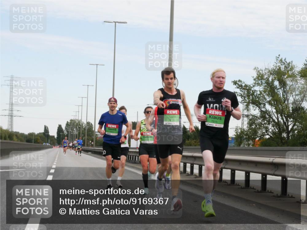 03.10.2025 - Köhlbrandbrückenlauf Matties Gatica Varas http://msf.ph/oto/9169367 03.10.2025 15:11:39 Position 3 0, 9720, 7015 meine-sportfotos.de
