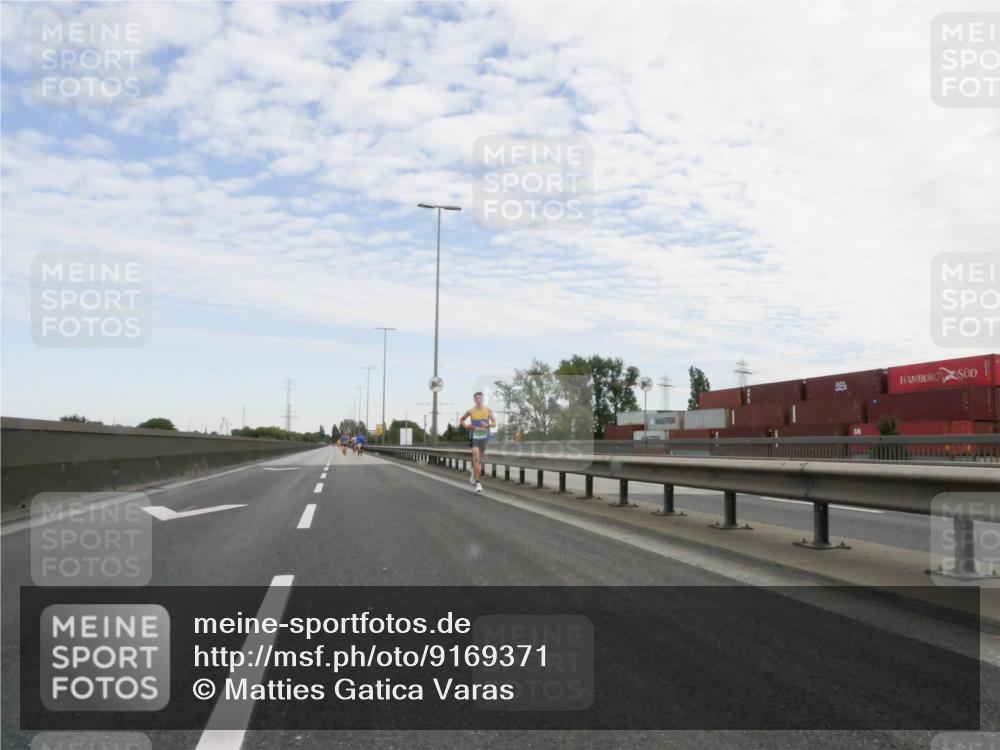 03.10.2025 - Köhlbrandbrückenlauf Matties Gatica Varas http://msf.ph/oto/9169371 03.10.2025 15:11:44 Position 3  meine-sportfotos.de