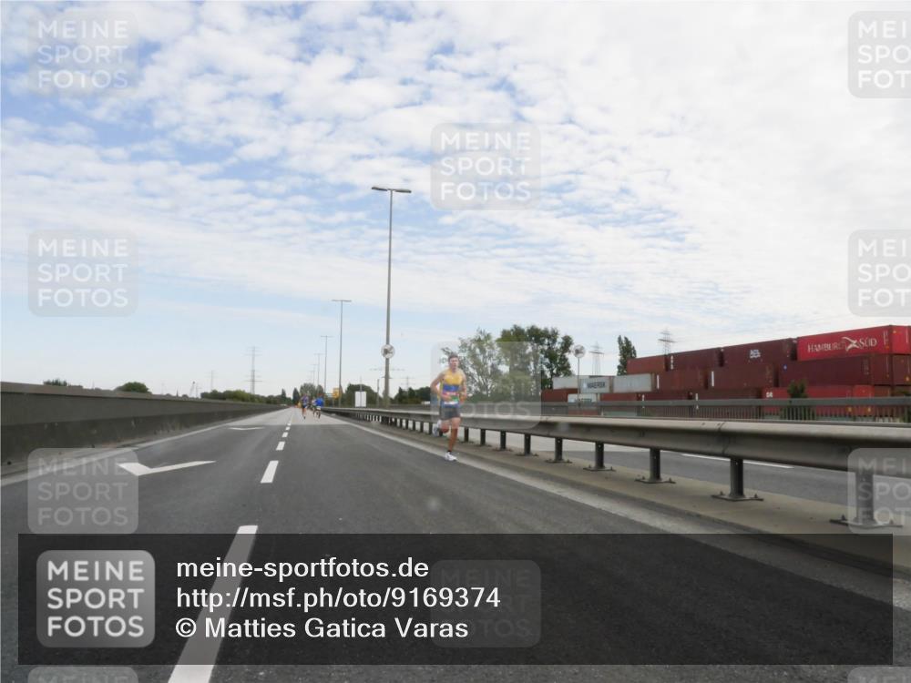 03.10.2025 - Köhlbrandbrückenlauf Matties Gatica Varas http://msf.ph/oto/9169374 03.10.2025 15:11:45 Position 3  meine-sportfotos.de