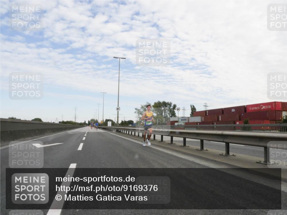 03.10.2025 - Köhlbrandbrückenlauf Matties Gatica Varas http://msf.ph/oto/9169376 03.10.2025 15:11:45 Position 3  meine-sportfotos.de