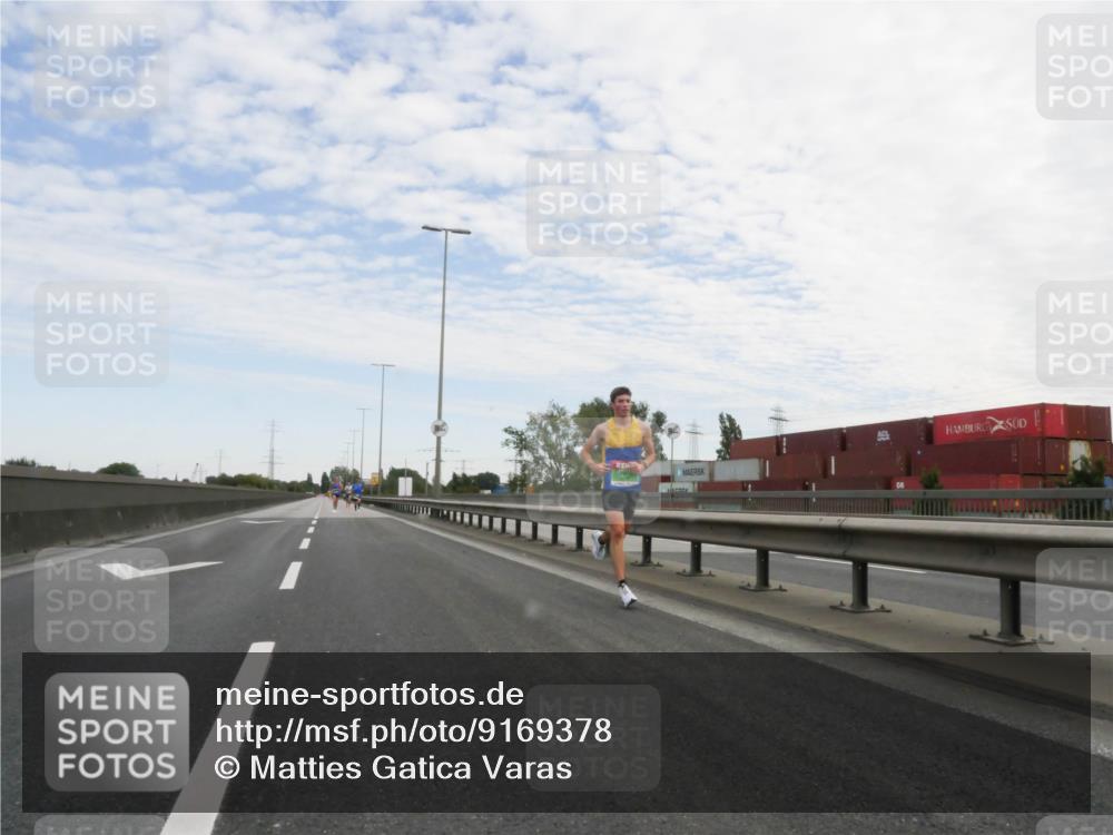 03.10.2025 - Köhlbrandbrückenlauf Matties Gatica Varas http://msf.ph/oto/9169378 03.10.2025 15:11:46 Position 3  meine-sportfotos.de