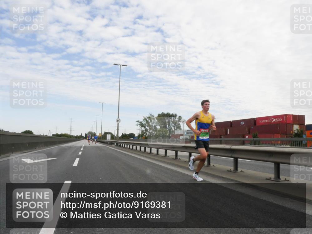 03.10.2025 - Köhlbrandbrückenlauf Matties Gatica Varas http://msf.ph/oto/9169381 03.10.2025 15:11:46 Position 3  meine-sportfotos.de