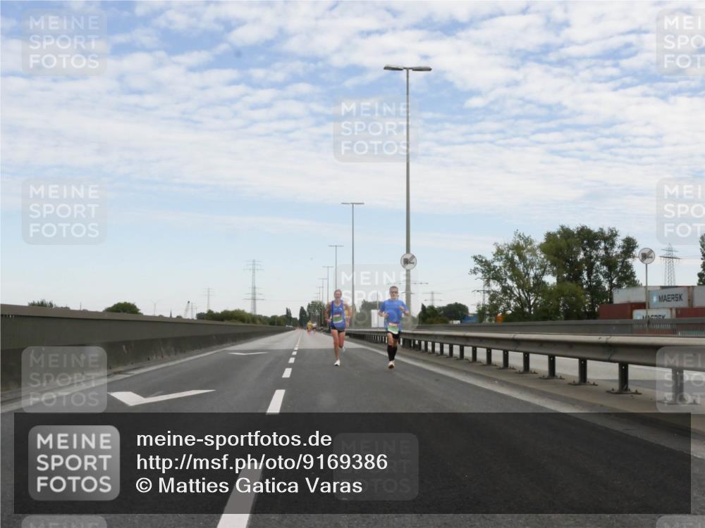 03.10.2025 - Köhlbrandbrückenlauf Matties Gatica Varas http://msf.ph/oto/9169386 03.10.2025 15:11:51 Position 3  meine-sportfotos.de