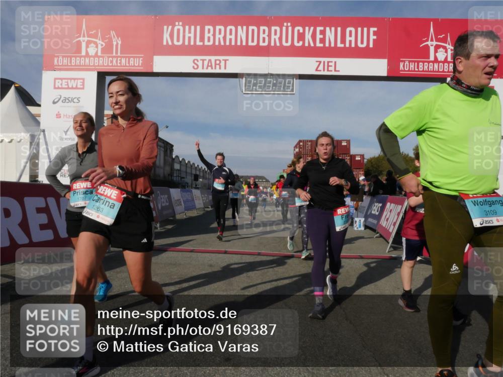03.10.2025 - Köhlbrandbrückenlauf Matties Gatica Varas http://msf.ph/oto/9169387 03.10.2025 10:23:21 Ziel 1629, 1723, 1827, 1954, 2139, 2188, 2740, 2783, 2810, 2829, 2840, 2842, 3029, 3147, 3221 meine-sportfotos.de